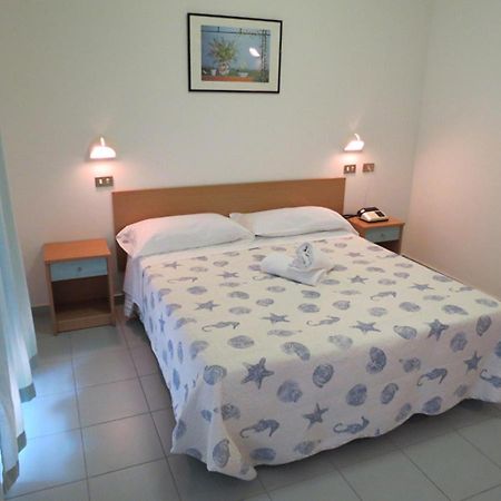 Hotel Gemini Ріміні Екстер'єр фото