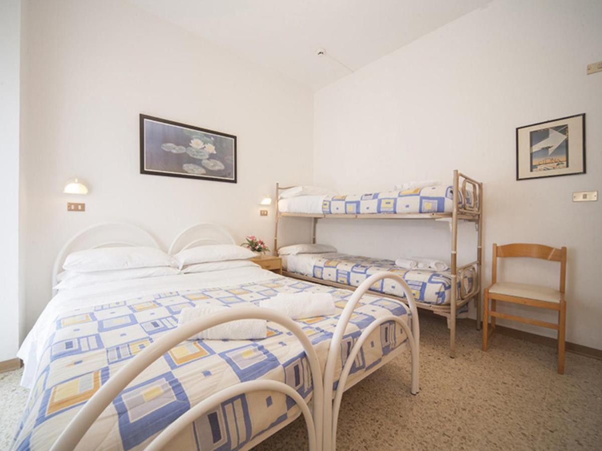 Hotel Gemini Ріміні Екстер'єр фото