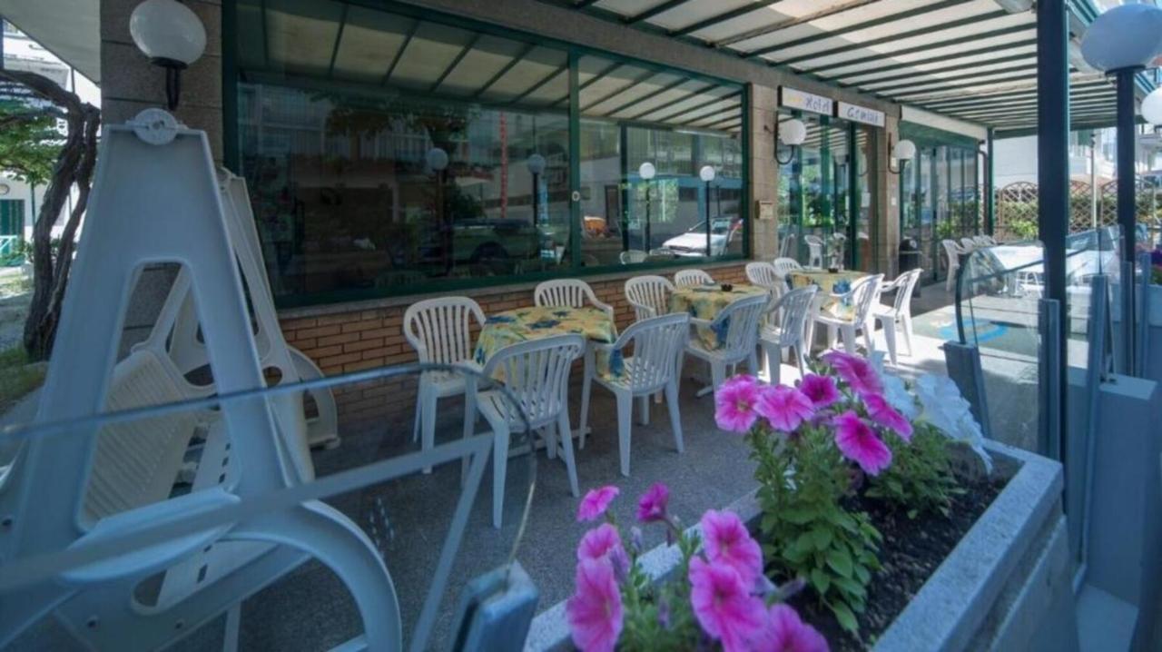 Hotel Gemini Ріміні Екстер'єр фото