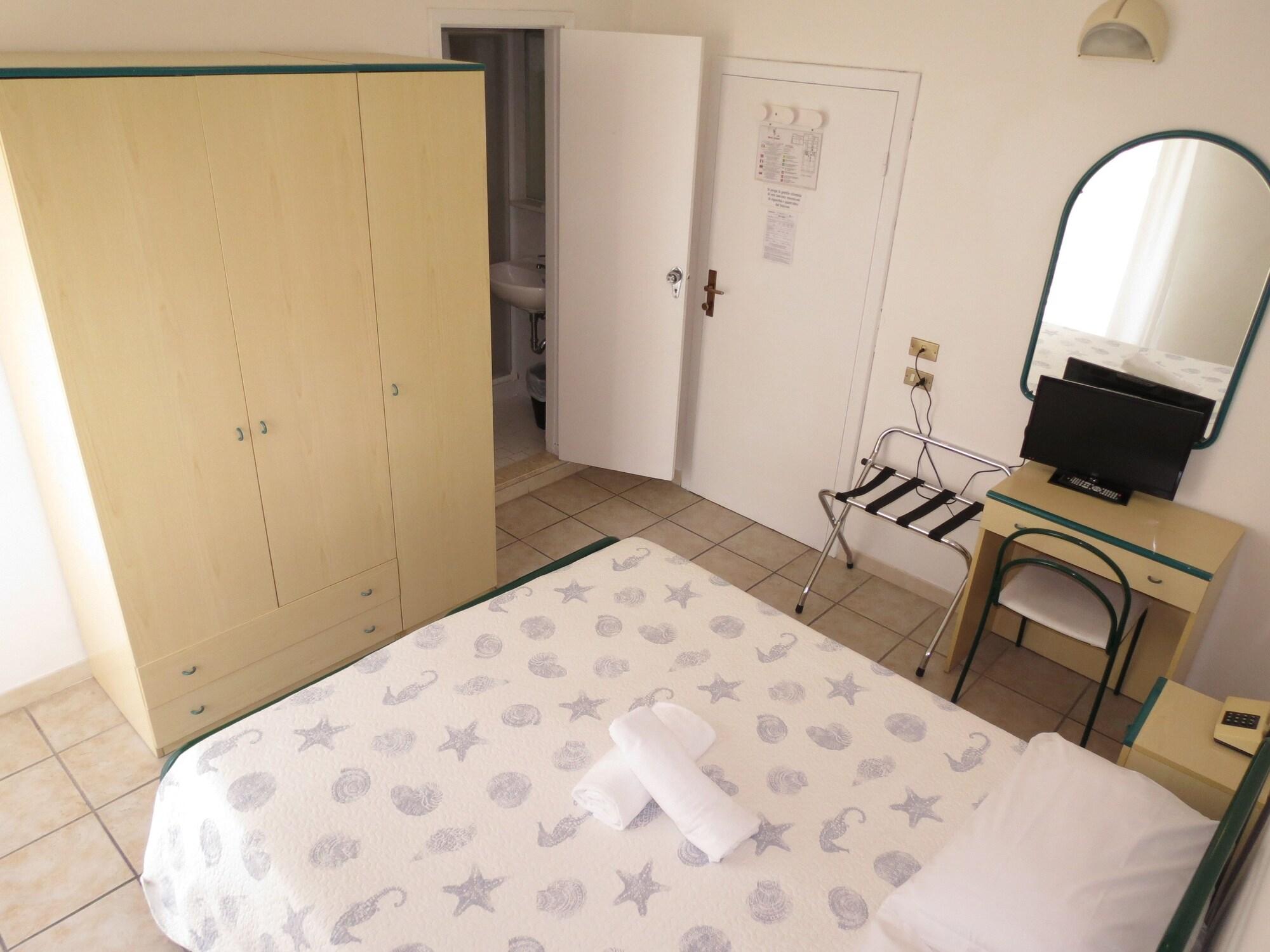 Hotel Gemini Ріміні Екстер'єр фото