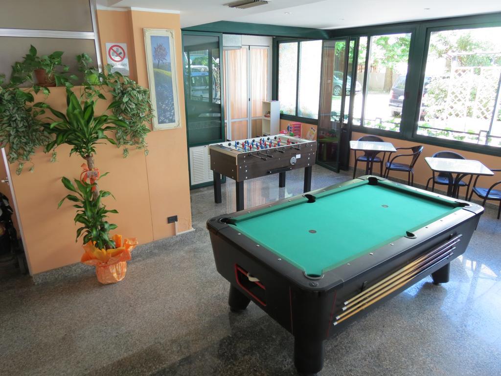 Hotel Gemini Ріміні Екстер'єр фото
