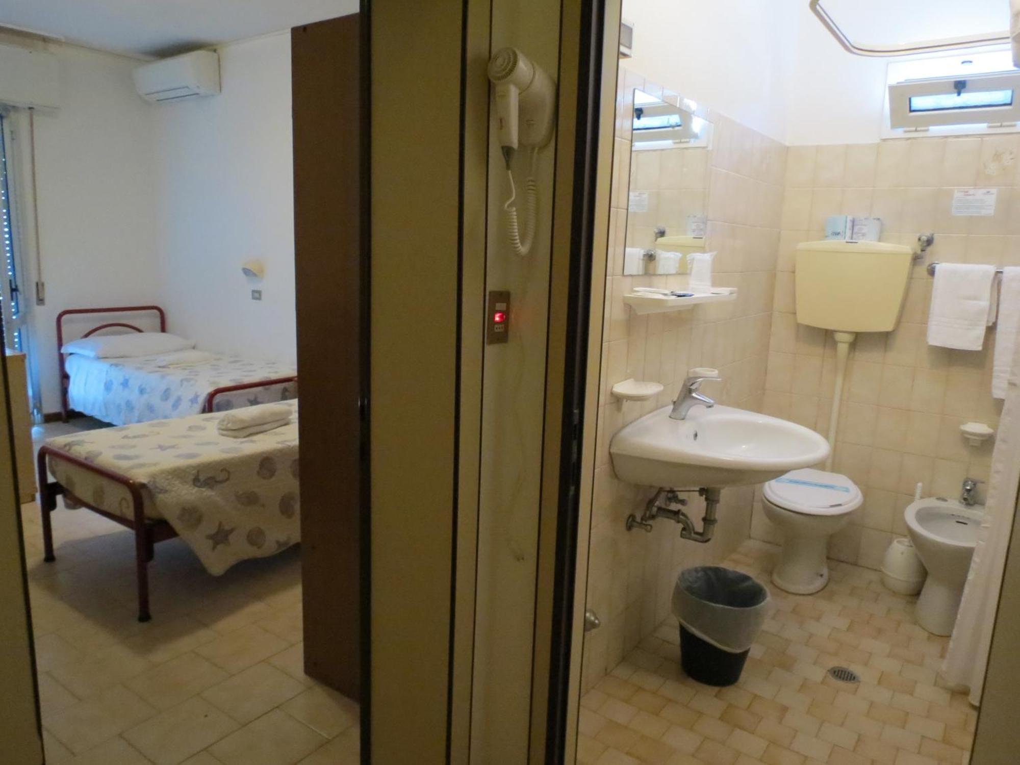 Hotel Gemini Ріміні Номер фото