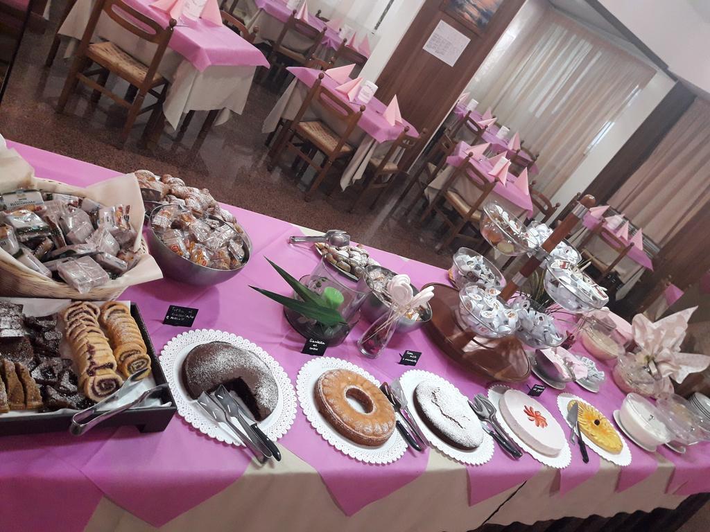 Hotel Gemini Ріміні Екстер'єр фото